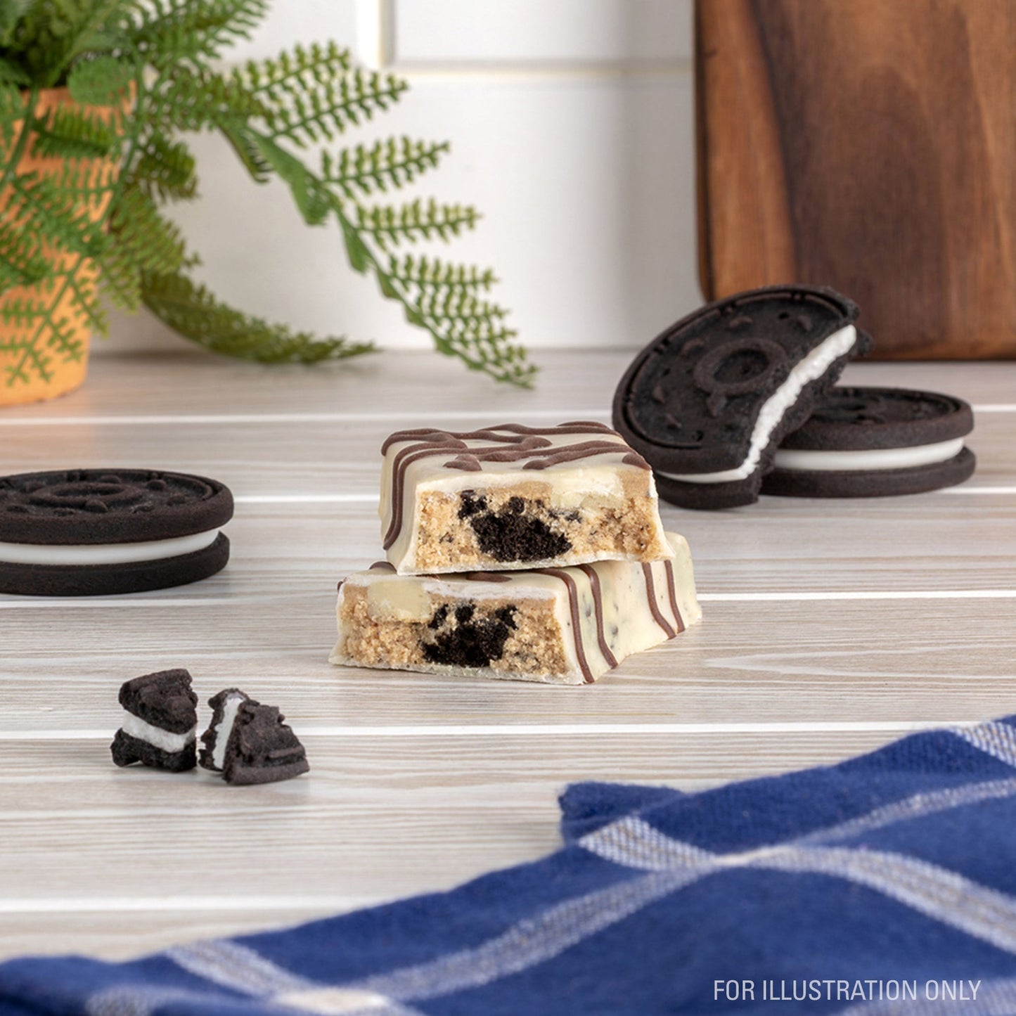 dipped-cookies-and-cream-protein-bars-u6 15807_QN_USA_ProteinBar_CAC_InterimAssetUpdate_Digital-Dipped-ProductCarouselSet_Tabletop1.jpg